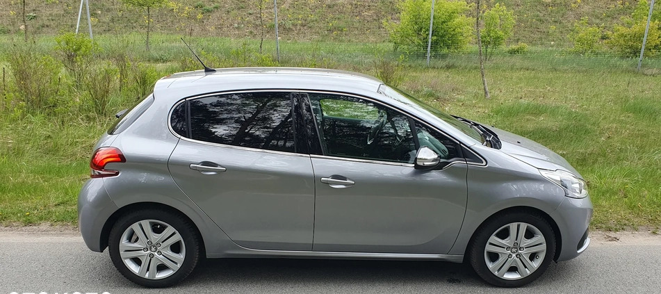 Peugeot 208 cena 36600 przebieg: 86900, rok produkcji 2019 z Strzyżów małe 742